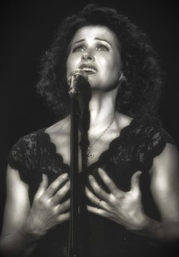 Kraków Wydarzenie Koncert Pod dachami Paryża - najpiękniejsze utwory z repertuaru Edith Piaf w wykonaniu Doroty Helbin